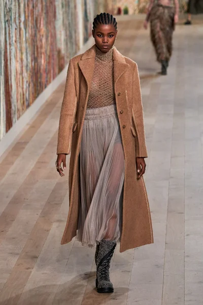 Look 54
